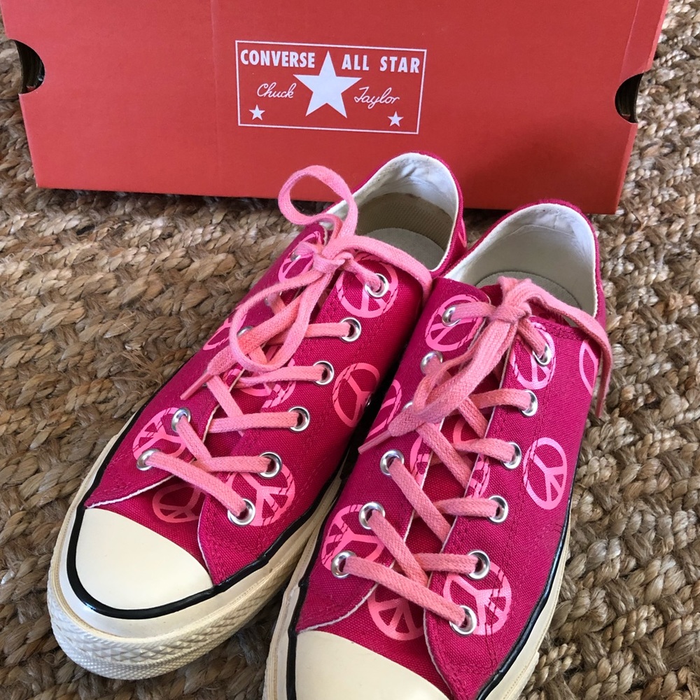 Converse Chuck Taylor pink peace symbol tennis shoes, women’s size 10